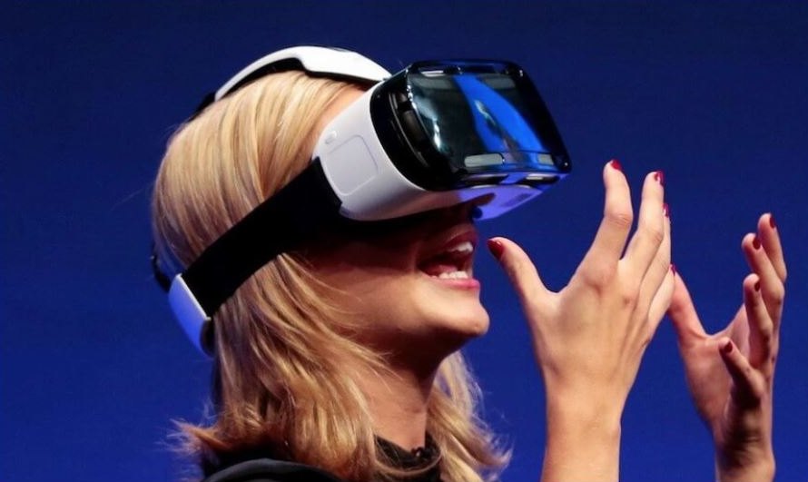 Óculos de realidade virtual aumentam a imersão em jogos. (FONTE: Technolo Cheese)